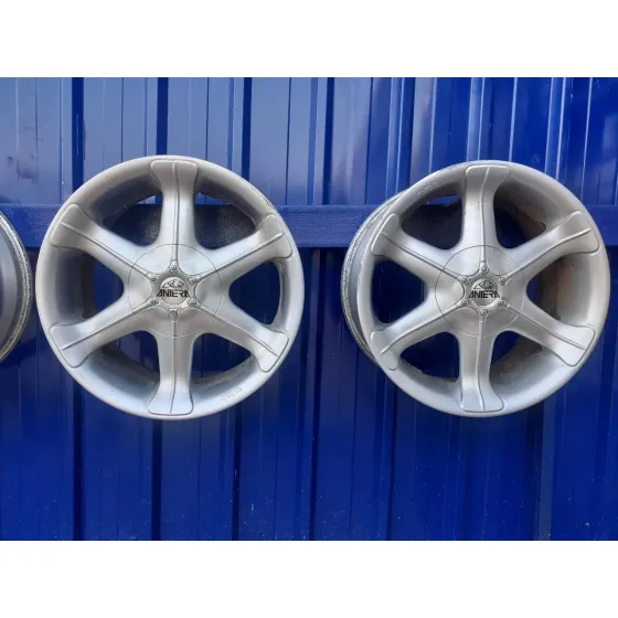 Juego Llantas para Toyota Land Cruiser 200 (J14)