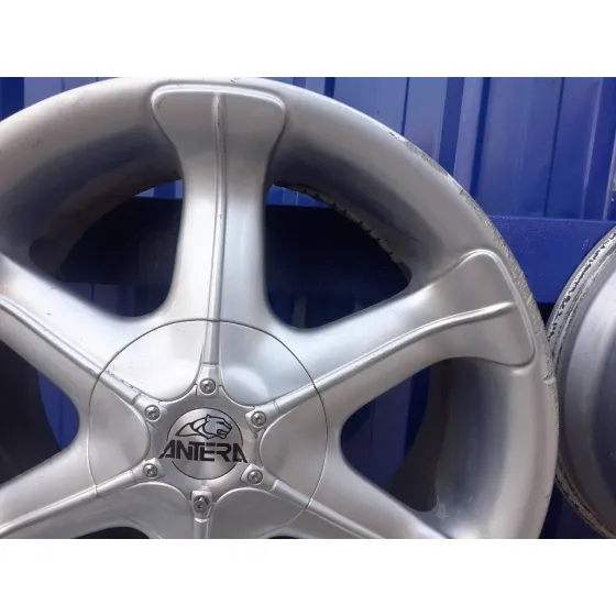 Juego Llantas para Toyota Land Cruiser 200 (J14)