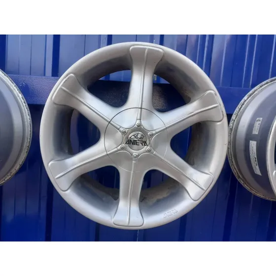Juego Llantas para Toyota Land Cruiser 200 (J14)