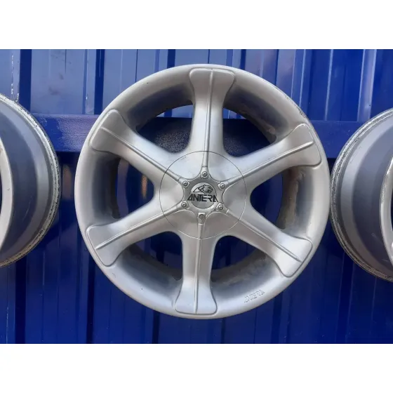 Juego Llantas para Toyota Land Cruiser 200 (J14)