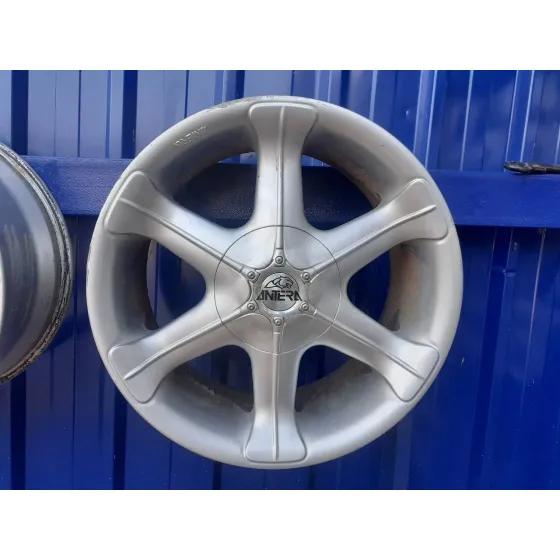 Juego Llantas para Toyota Land Cruiser 200 (J14)