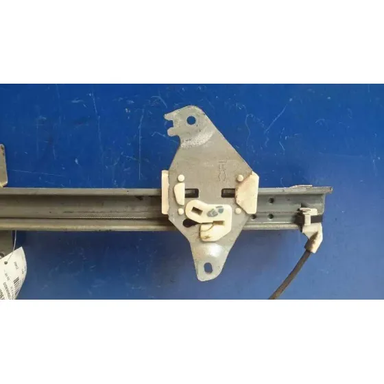 Elevalunas Trasero Izquierdo para Nissan Almera Tino (V10M)