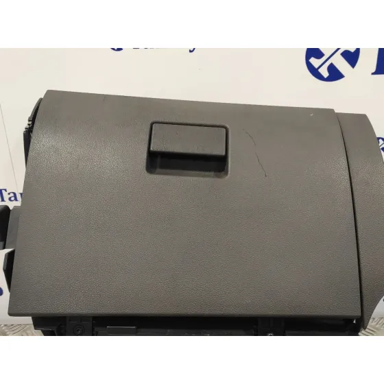 Guantera para Ford Kuga (Cbv)