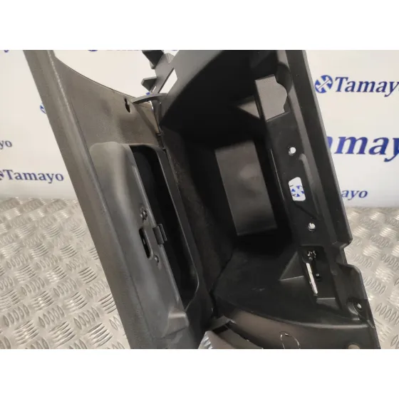 Guantera para Ford Kuga (Cbv)