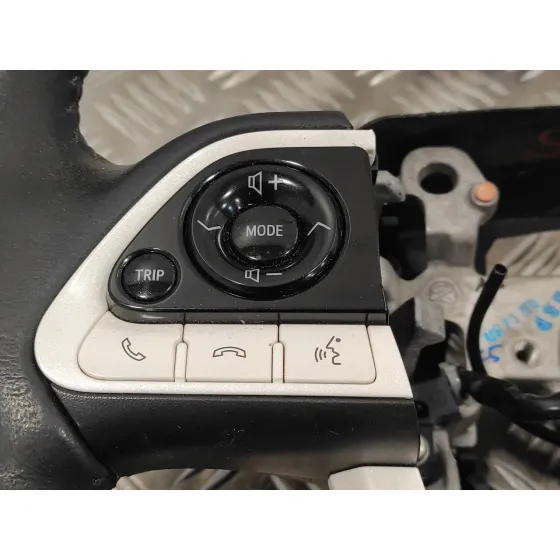 Volante para Toyota Prius (Zvw50)
