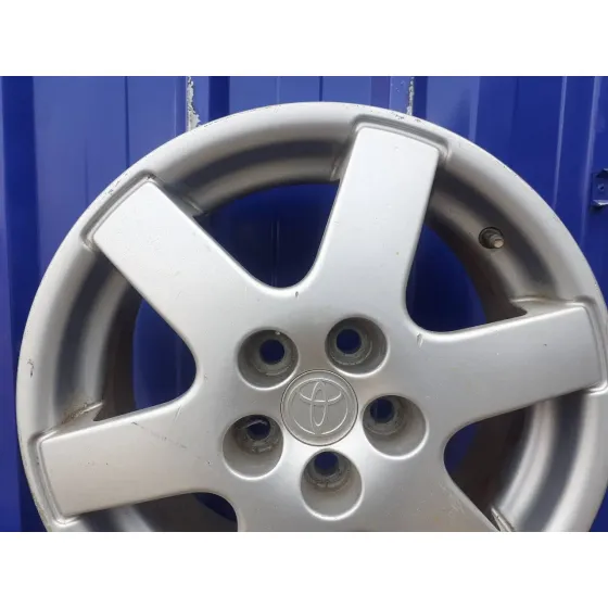 Llanta para Toyota Avensis Berlina (T 22)