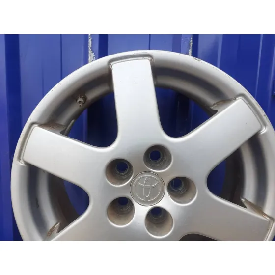 Llanta para Toyota Avensis Berlina (T 22)