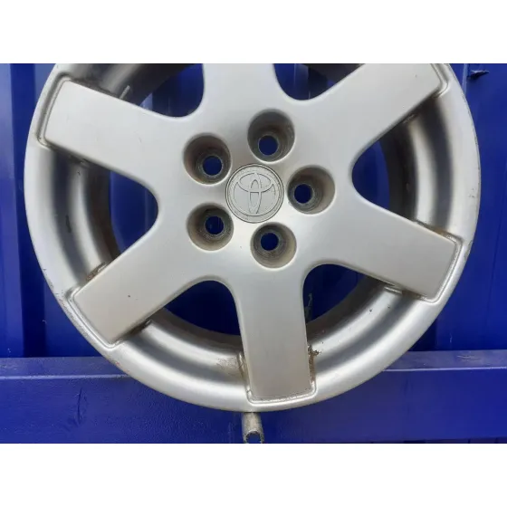Llanta para Toyota Avensis Berlina (T 22)