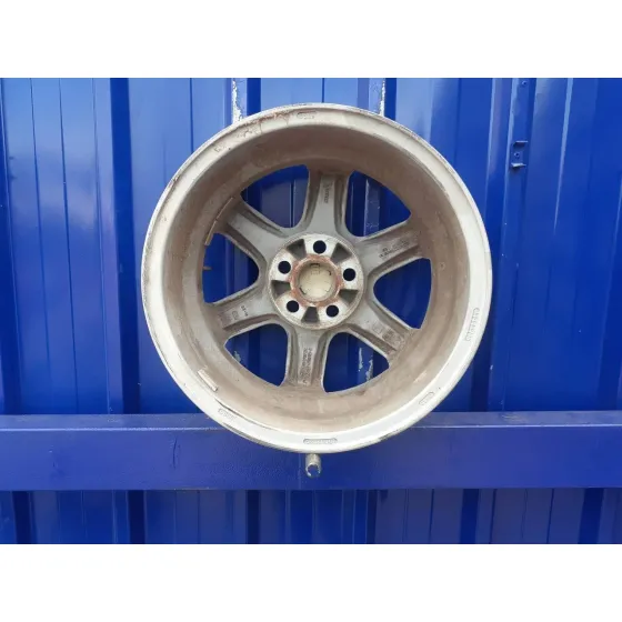 Llanta para Toyota Avensis Berlina (T 22)