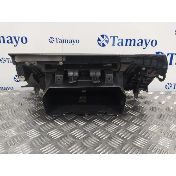 Guantera para Volvo C30