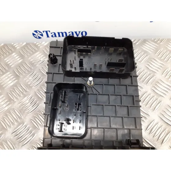 Caja Reles / Fusibles para Volkswagen Golf V Berlina (1K1)