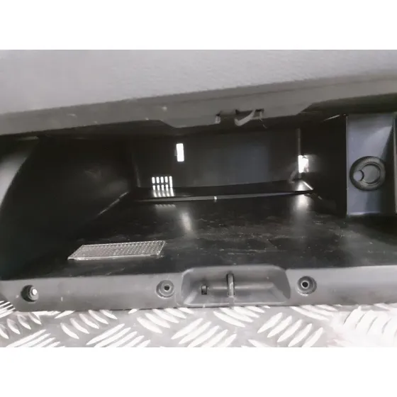 Guantera para Mercedes-Benz Clase A (W169)