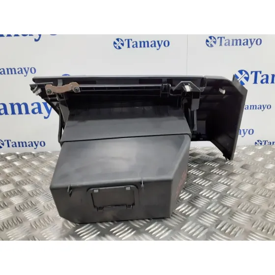 Guantera para Mazda 3 Berlina (Bk)
