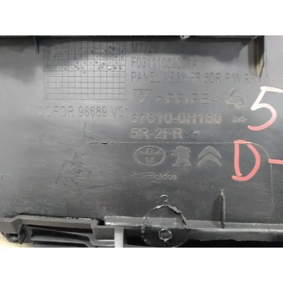 Guarnecido Puerta Delantera Derecha para Toyota Aygo