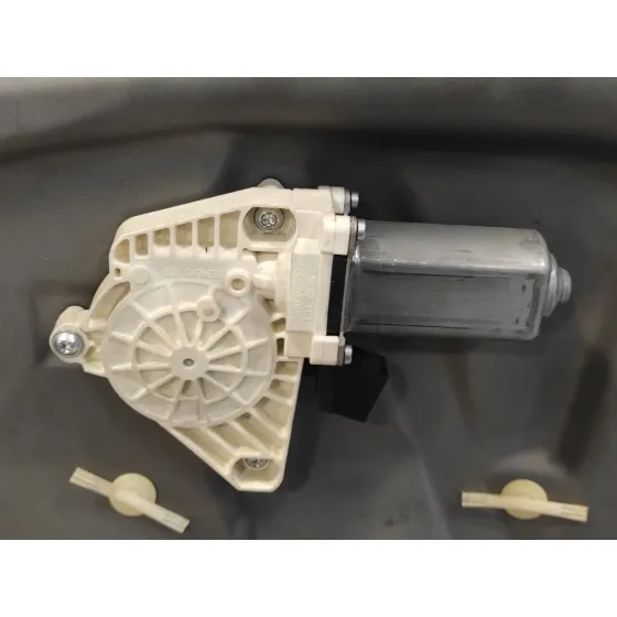 Elevalunas Delantero Derecho para Mercedes-Benz Clase B (W245)