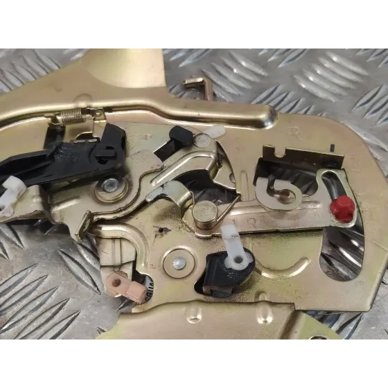 Cerradura Puerta Trasera Derecha para Kia Carnival Ii