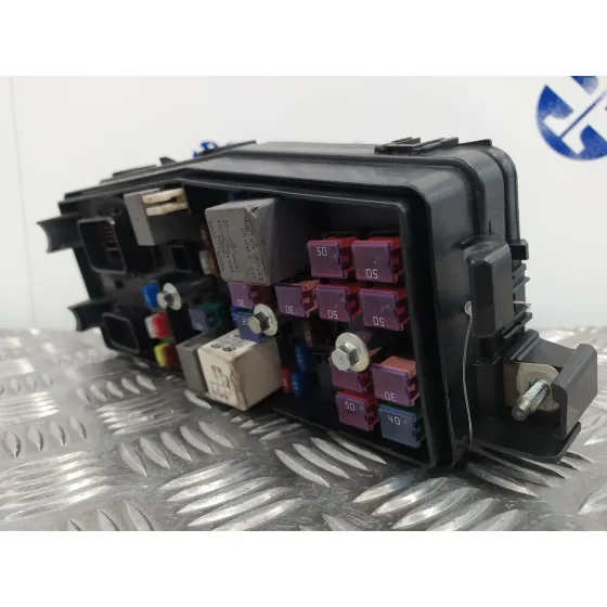 Caja Reles / Fusibles para Kia Carnival