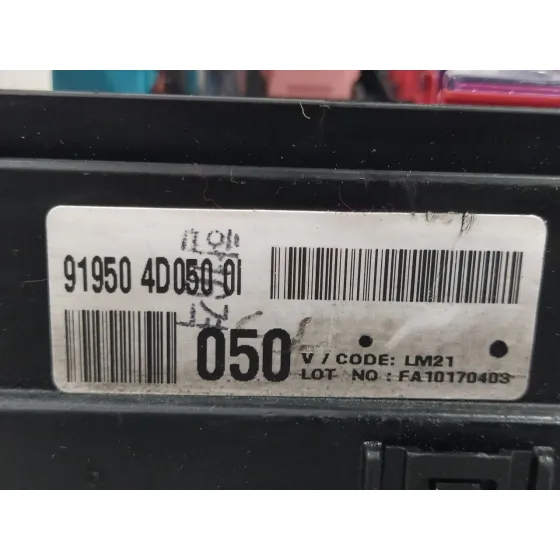 Caja Reles / Fusibles para Kia Carnival