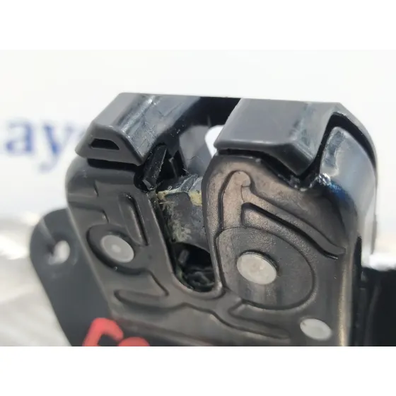 Cerradura Maletero / Porton para Mazda 2 Lim. ()