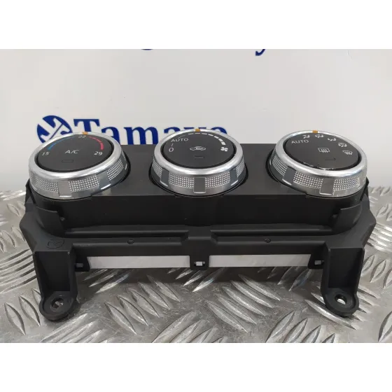 Mando Climatizador para Mazda 2 Lim. ()