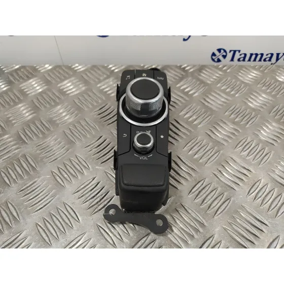 Mando Multifuncion para Mazda 2 Lim. ()
