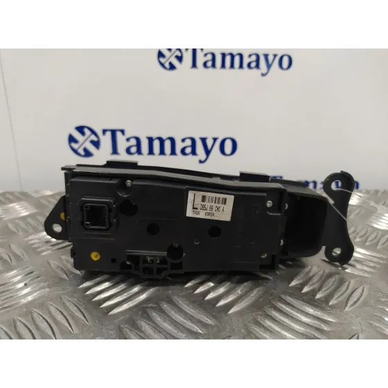 Mando Multifuncion para Mazda 2 Lim. ()