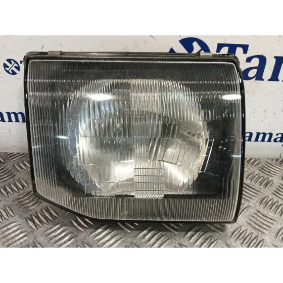 Faro Derecho para Mitsubishi Montero (V20/V40)