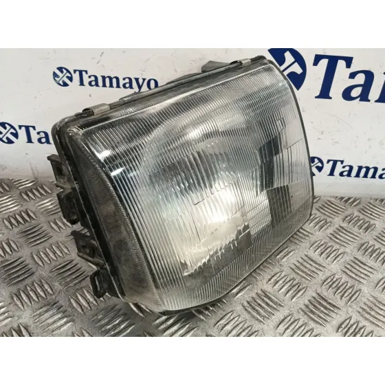 Faro Derecho para Mitsubishi Montero (V20/V40)