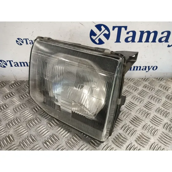 Faro Derecho para Mitsubishi Montero (V20/V40)