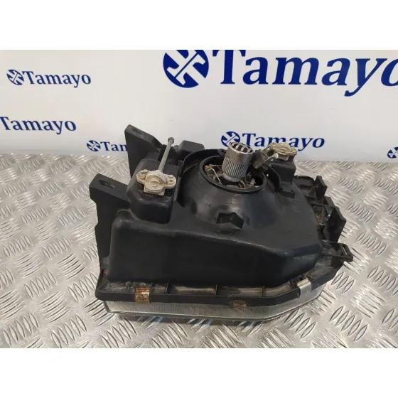 Faro Derecho para Mitsubishi Montero (V20/V40)