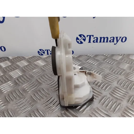 Cerradura Puerta Delantera Derecha para Mazda 2 Lim. ()