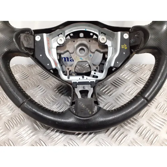 Volante para Nissan Juke (F15)