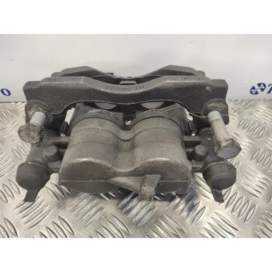 Pinza Freno Delantera Derecha para Nissan Cabstar ->09.06