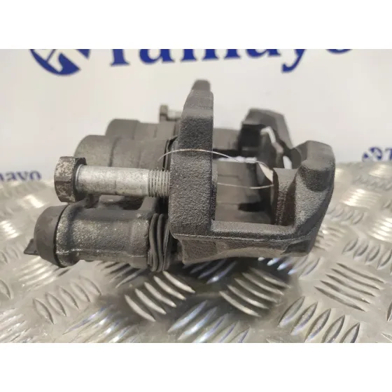 Pinza Freno Delantera Derecha para Nissan Cabstar ->09.06