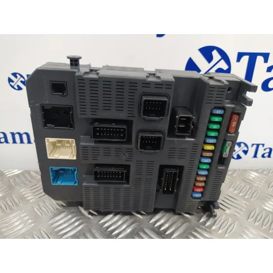 Caja Reles / Fusibles para Peugeot 308 Sw