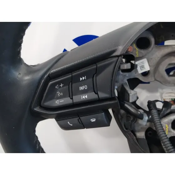 Volante para Mazda 2 Lim. ()