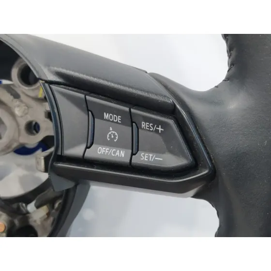 Volante para Mazda 2 Lim. ()