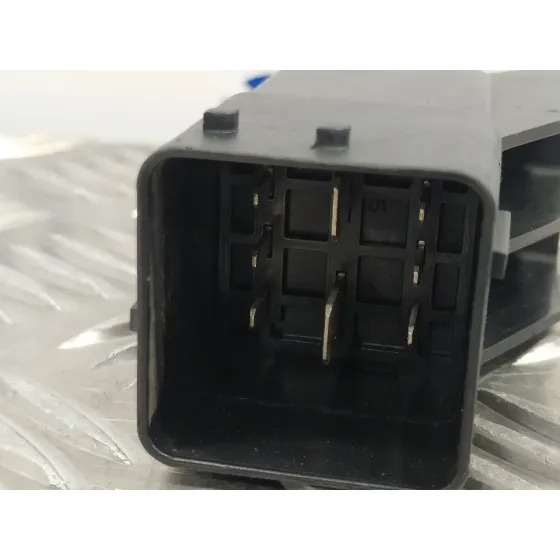 Caja Precalentamiento para Volvo C30
