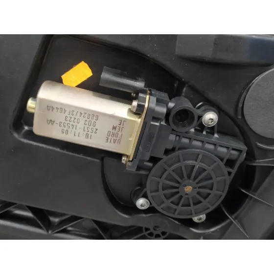 Elevalunas Delantero Derecho para Ford Fiesta (Cbk)
