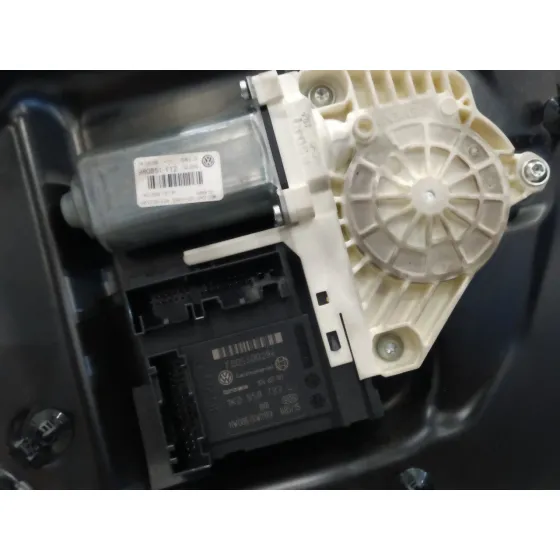 Elevalunas Delantero Izquierdo para Volkswagen Passat Variant (3C5)