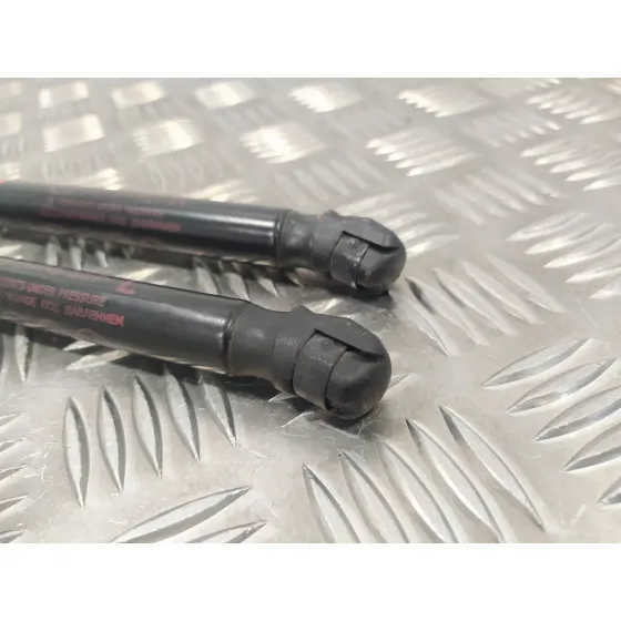 Amortiguadores Maletero / Porton para Mazda 2 Lim. ()