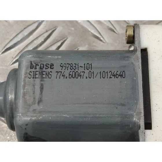 Elevalunas Delantero Derecho para Citroën C4 Berlina