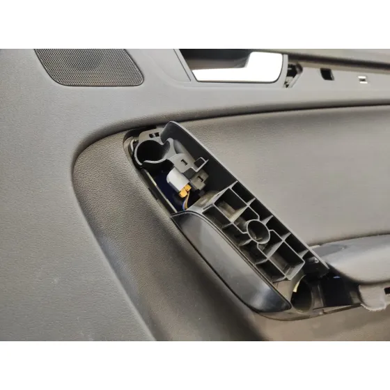 Guarnecido Puerta Trasera Derecha para Audi A4 Avant (8K5) (2008)