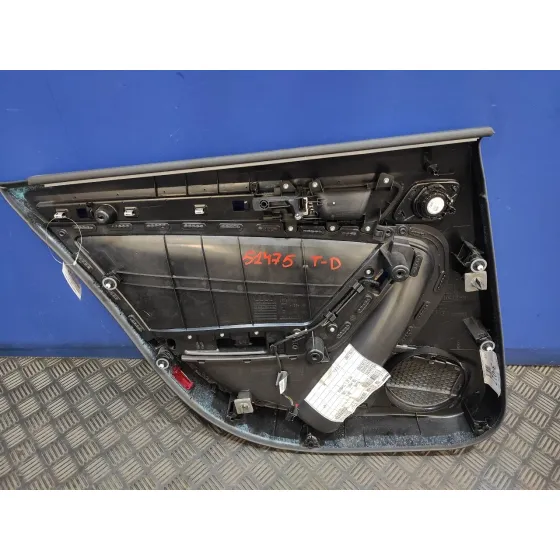 Guarnecido Puerta Trasera Derecha para Audi A4 Avant (8K5) (2008)
