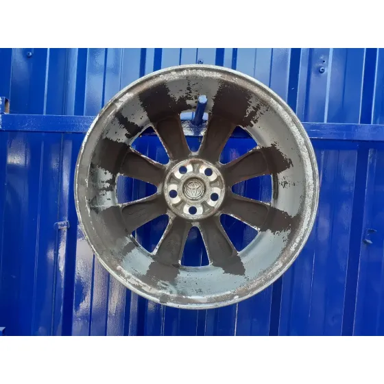 Llanta para Toyota Avensis Berlina (T25)