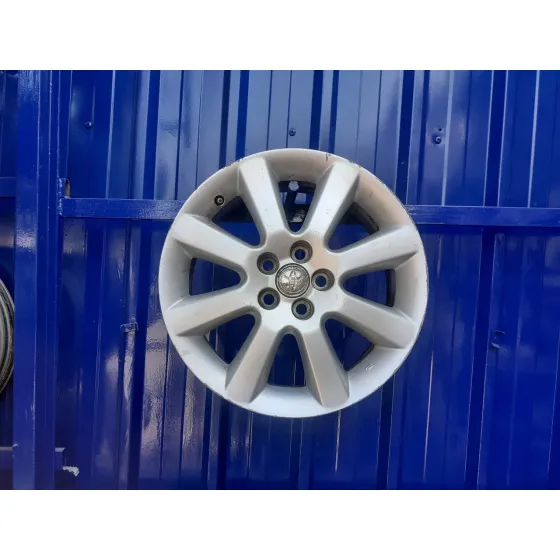 Llanta para Toyota Avensis Berlina (T25)