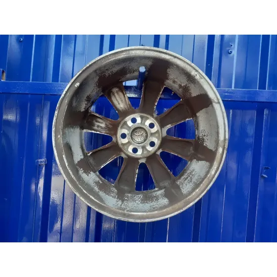 Llanta para Toyota Avensis Berlina (T25)