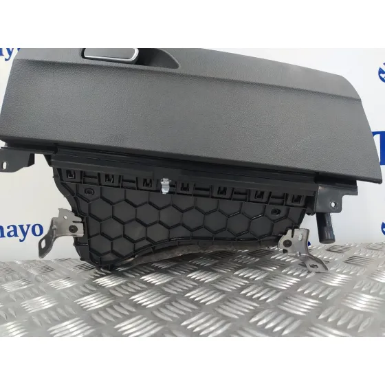 Guantera para Bmw Serie 1 Lim. (F20/F21)