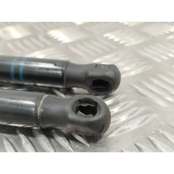 Amortiguadores Capo para Bmw Serie 1 Lim. (F20/F21)