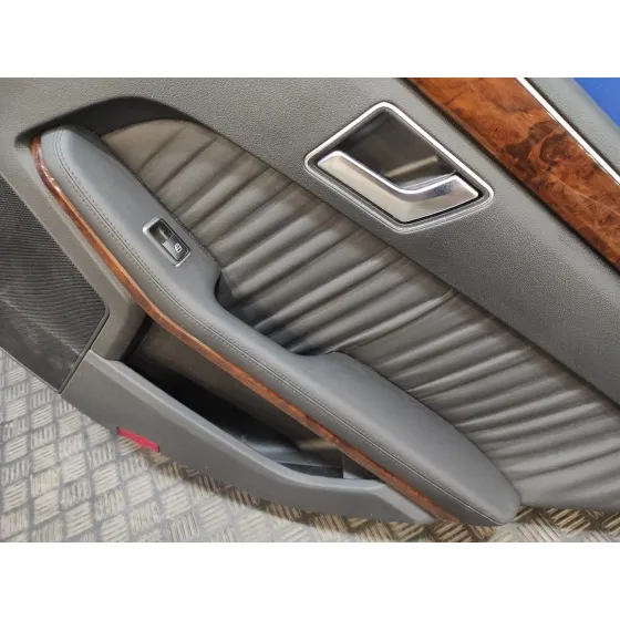 Guarnecido Puerta Trasera Derecha para Mercedes-Benz Clase E (W212) Lim.